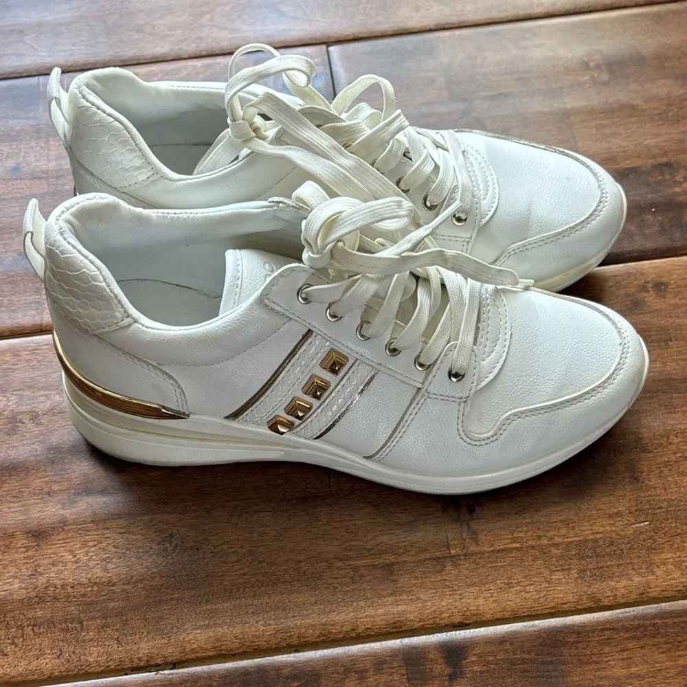 Aldo Women's White Leather Sneakers - Picture 3 of 10